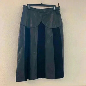 Beautiful  real vintage leather and suede midi skirt. Size 46 in European size